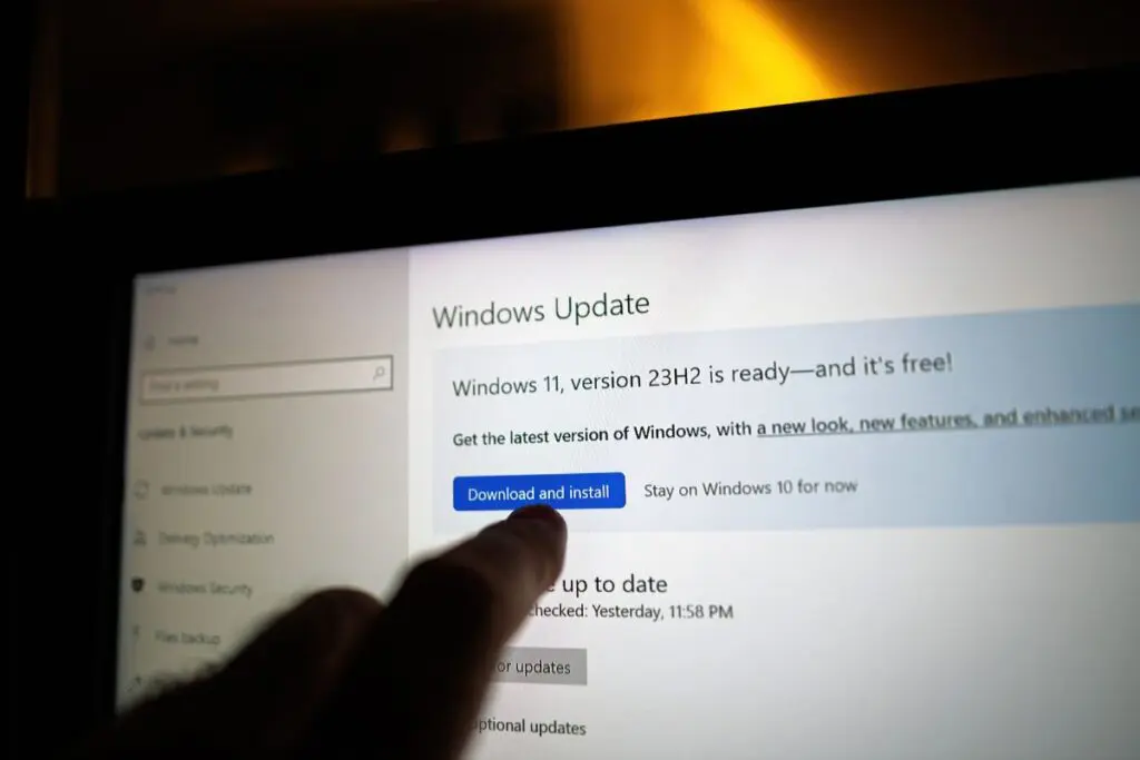 Jak zainstalować Windows 11 - pobranie z sieci systemu