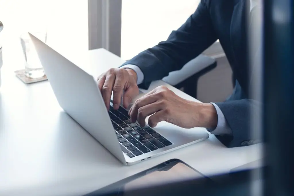 vpn opera gx jak włączyć