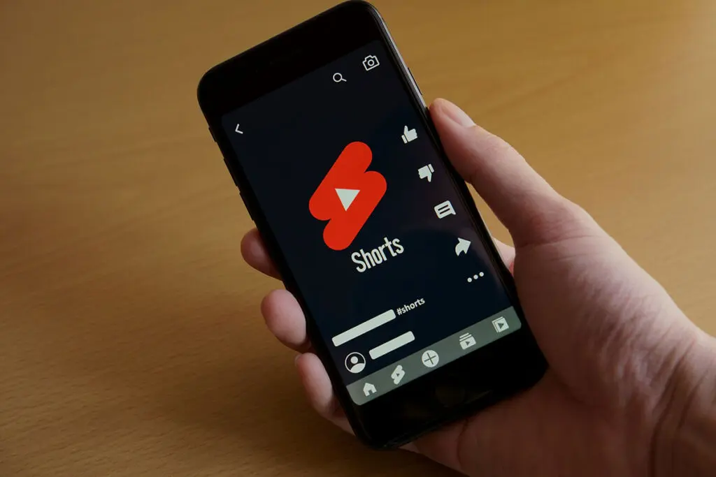 oglądanie YouTube na telefonie
