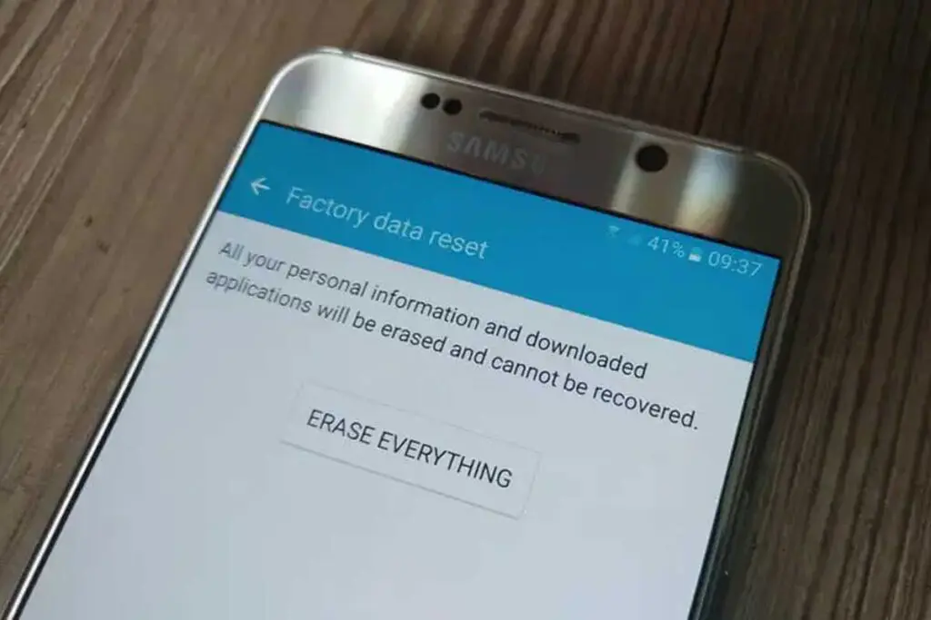 jak uruchomić ponownie telefon samsung