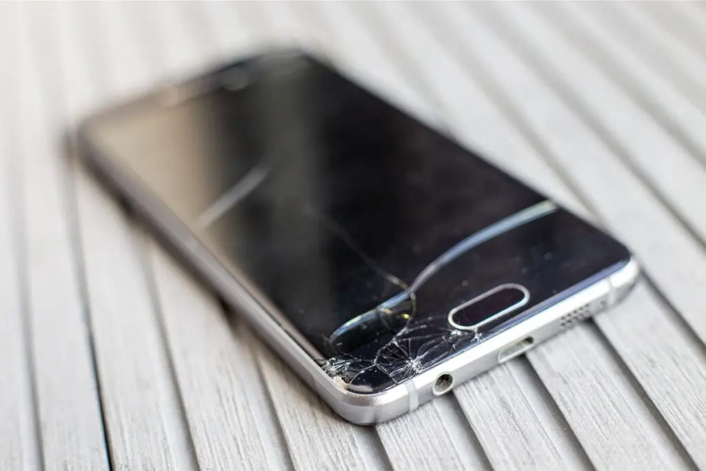 Uszkodzony smartfon