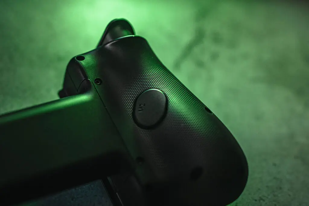 tylne przyciski w Razer kishi v3