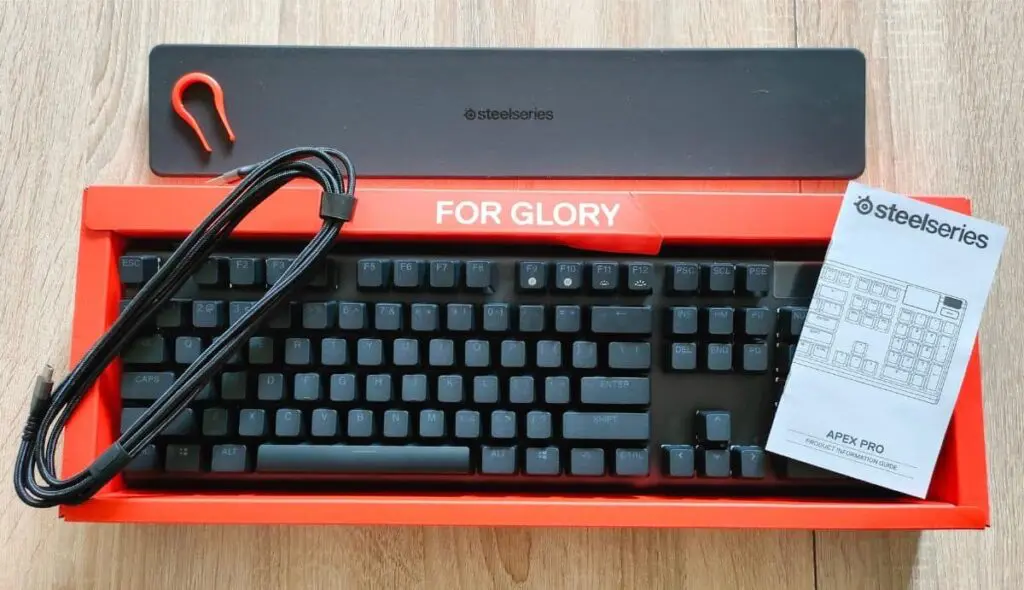 SteelSeries Apex Pro Gen 3 p[o wyjęciu z opakowania