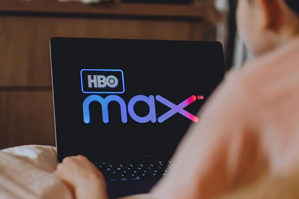 podłączenie hbo max na telewizorze przez hdmi
