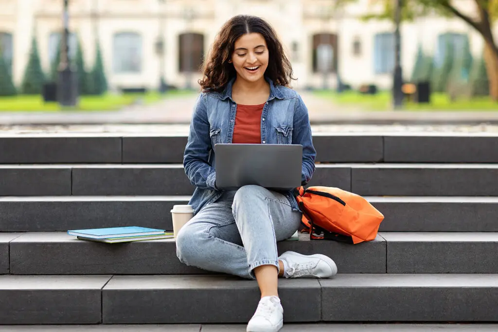 laptop do szkoły z RTX 50 