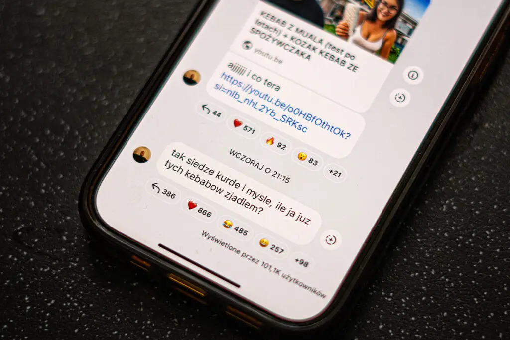 kanał nadawczy na instagramie na telefonie