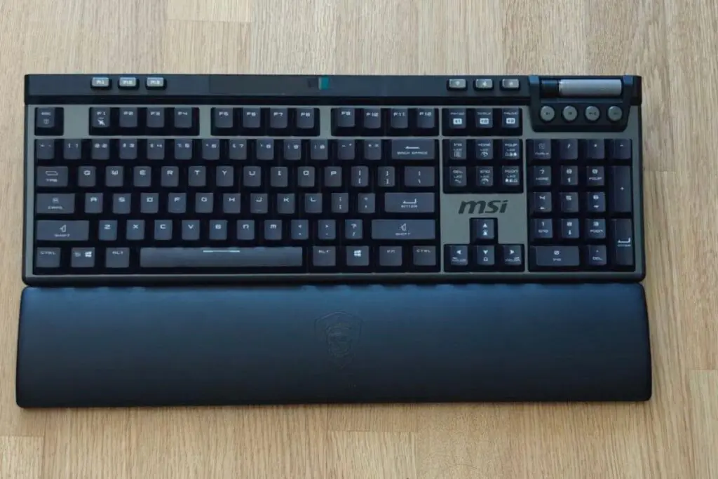 Klawiatura MSI Strike Pro Wireless z podpórką na nadgarstki