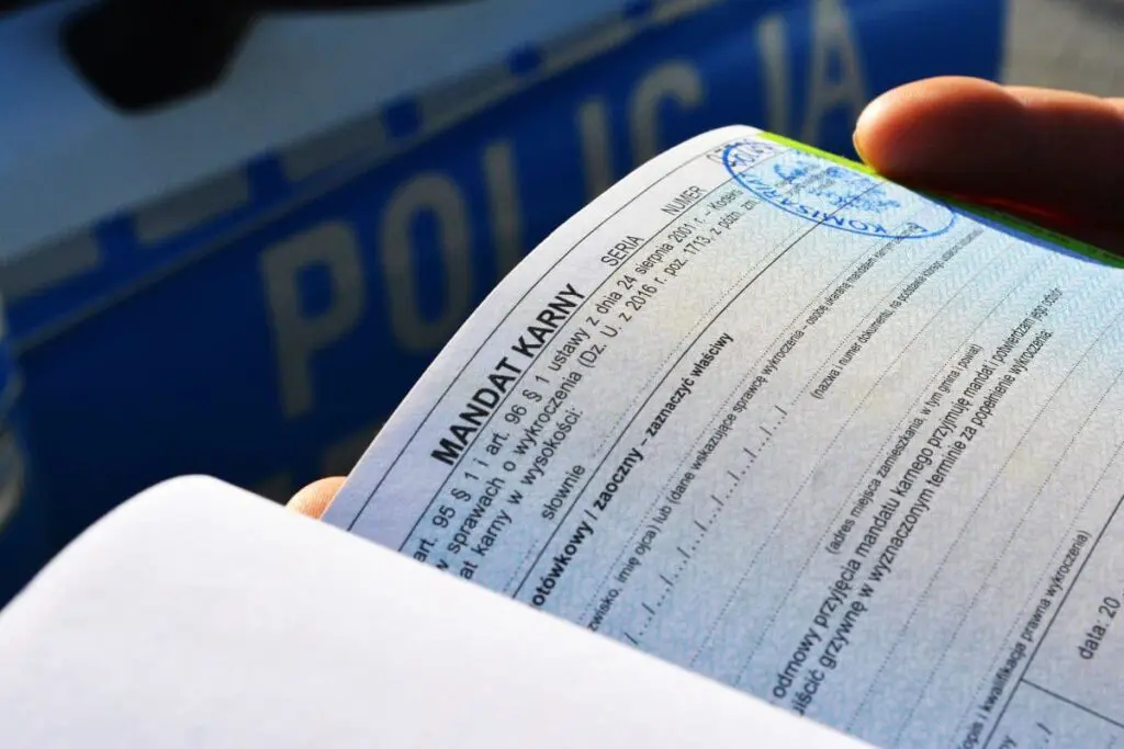 jak sprawdzić punkty karne - bloczek z mandatami