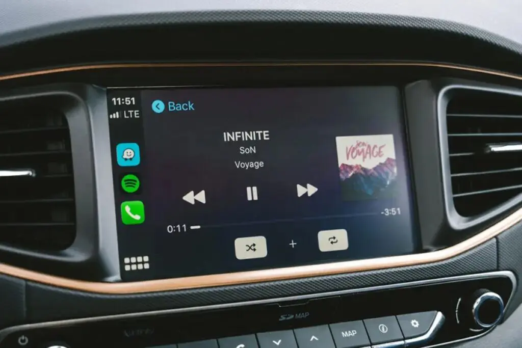 Aplikacje Apple w Apple CarPlay