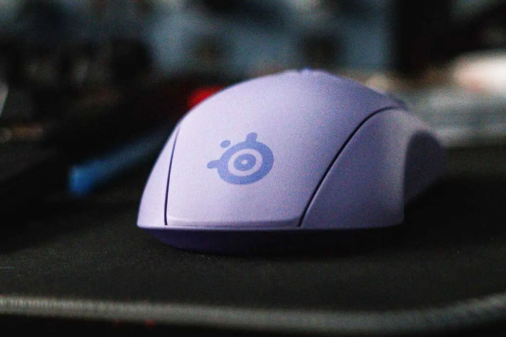 zdjęcie myszki bezprzewodowej SteelSeries Rival 3 wireless