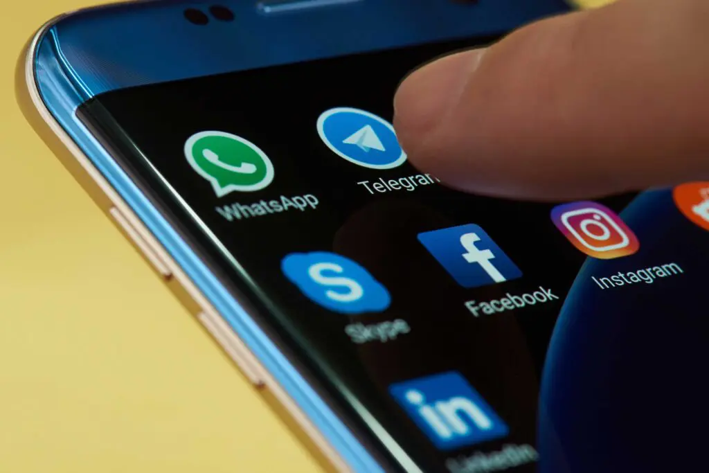 telegram na telefonie