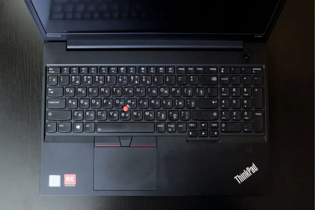 Jak włączyć podświetlenie klawiatury w laptopie Lenovo