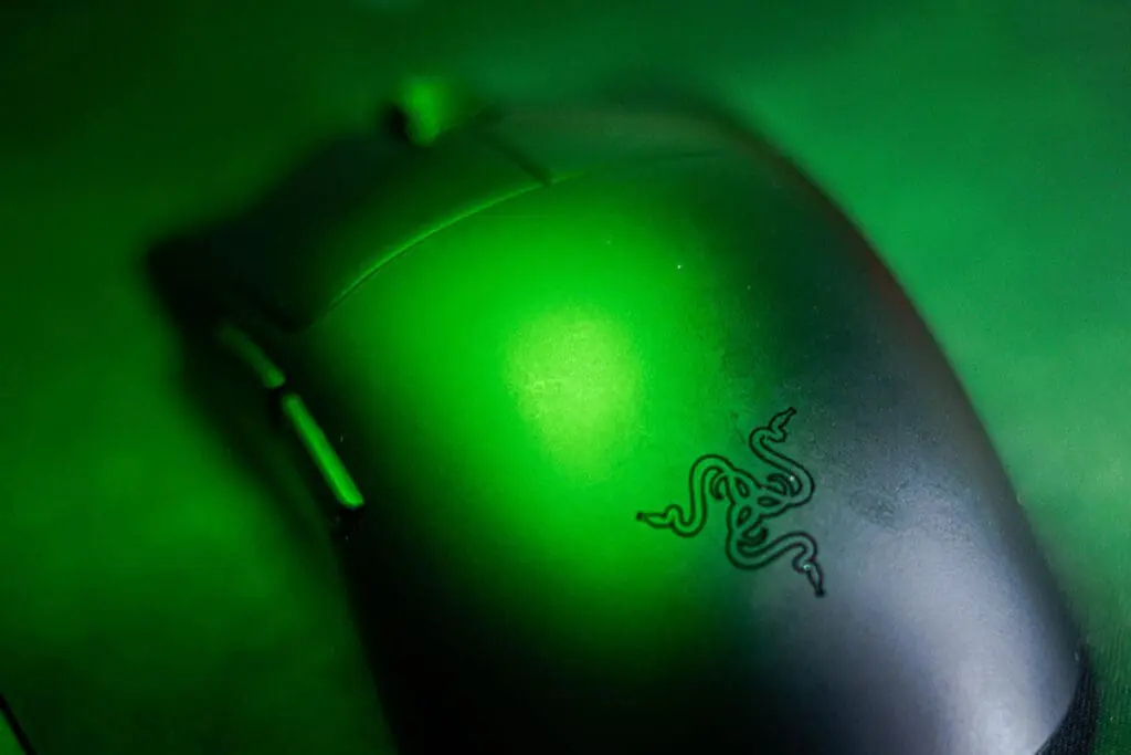 zdjęcie myszki razer viper v4 pro