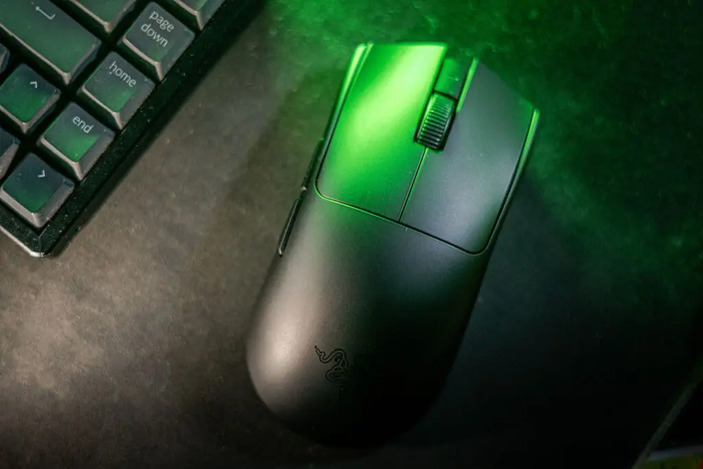 zdjęcie myszki razer viper v4 pro