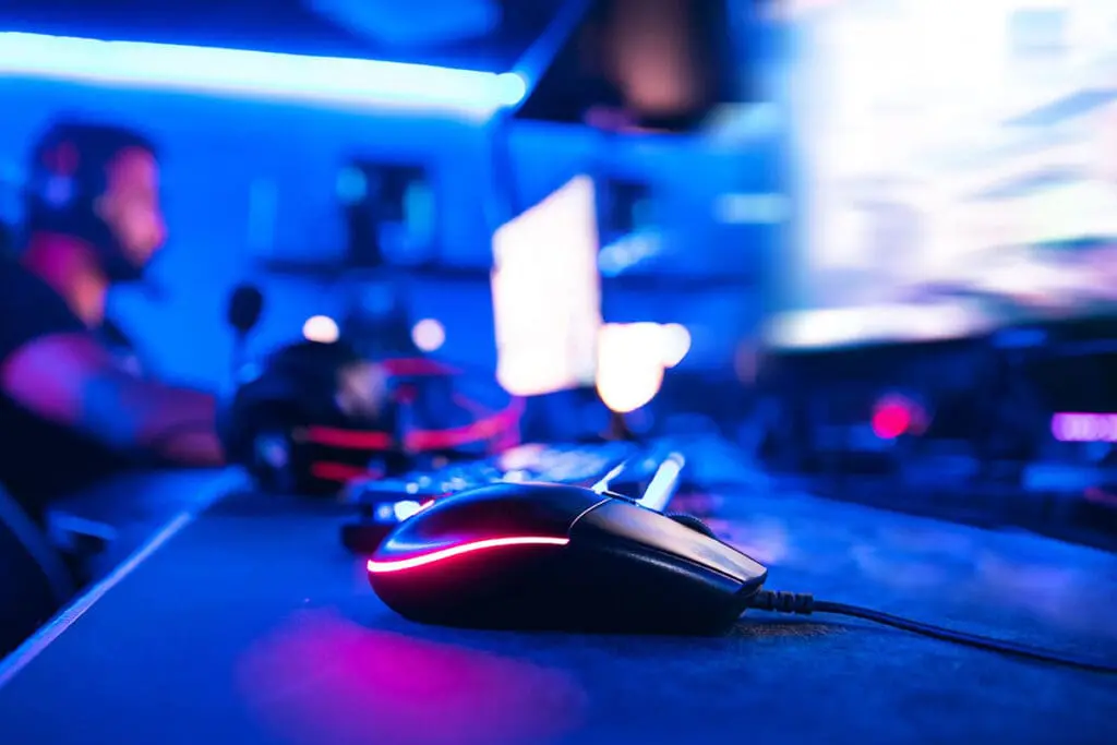 zestaw gamingowy do 300 zł myszka 