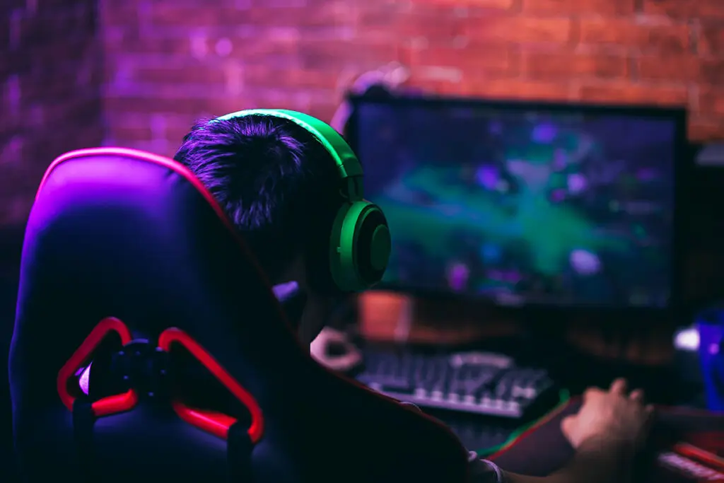 fotel gamingowy jako gadżet dla gracza pc 