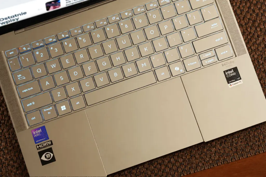 zdjęcie laptopa asus ExpertBook ultra b9406