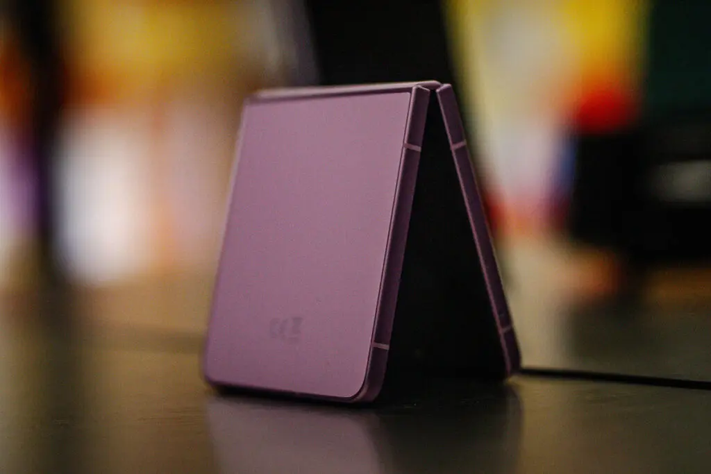 smartfon samsung galaxy flip8