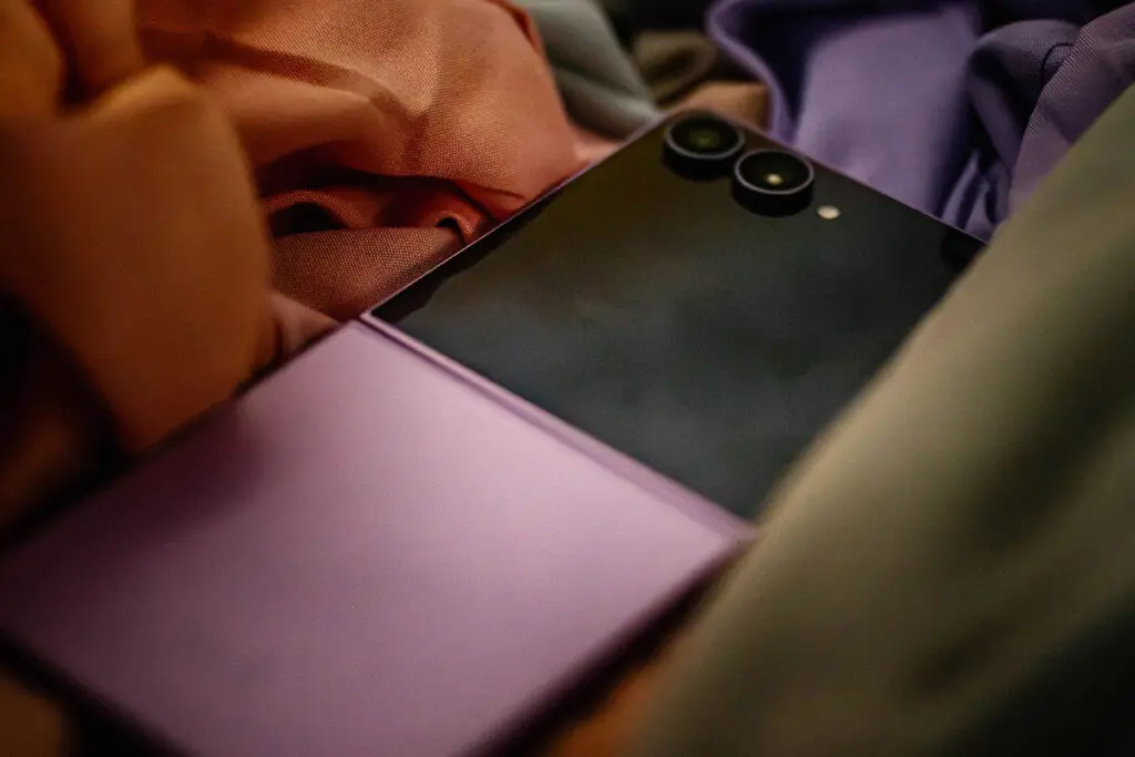 smartfon samsung galaxy flip8