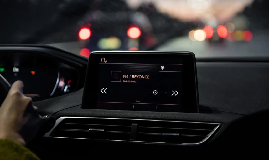 Muzyka w aplikacji samochodowej typu Android Auto