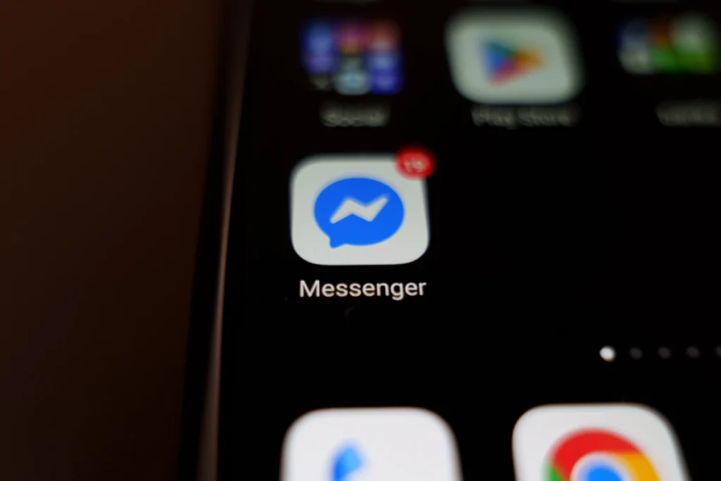 Ikona aplikacji messenger na telefonie