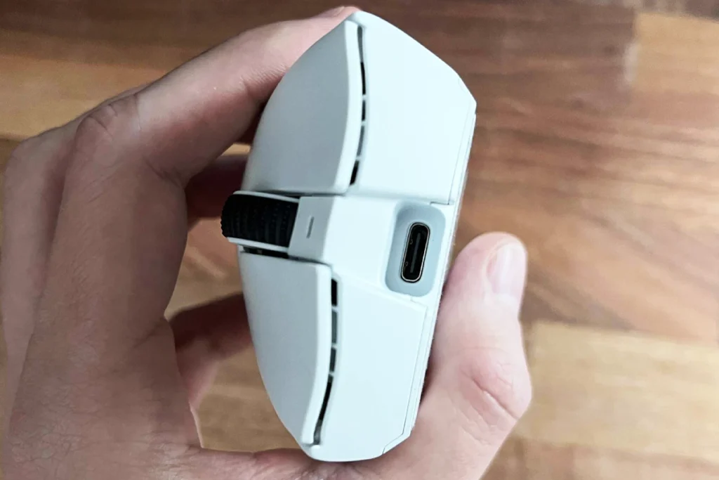 Razer DeathAdder V4 Pro White wejście usb-c
