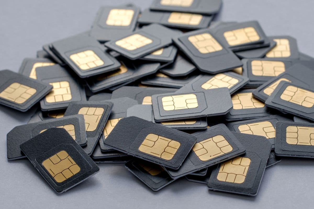 Poradnik jak włożyć kartę SIM do różnych urządzeń