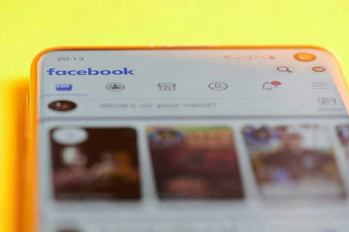 Jak usunąć relacje na Facebooku?