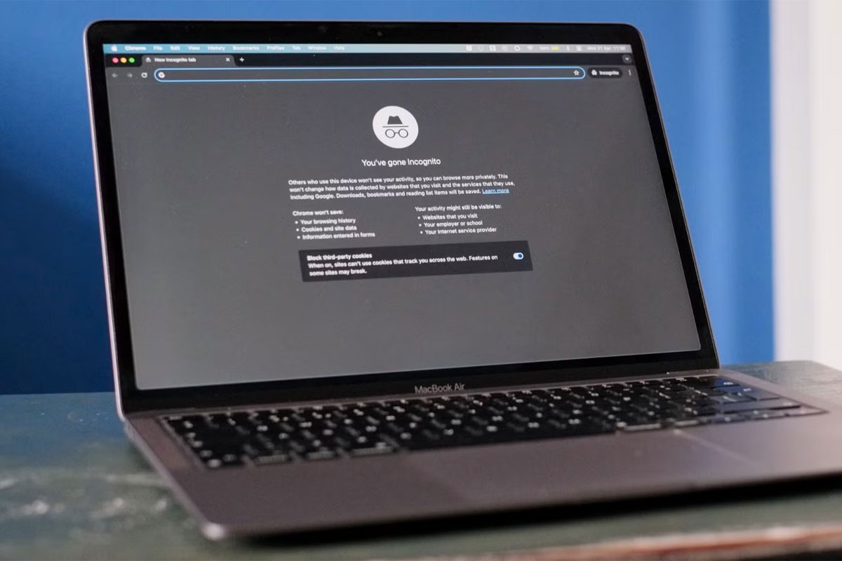 Tryb incognito – co to jest, jak działa i czy zapewnia anonimowość w sieci?