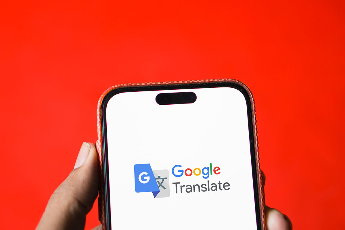 Tłumacz Google – jak działa, kiedy warto go używać i czy można mu zaufać?